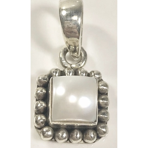 Silpada Jewelry - SILPADA S1211 VINTAGE STERLING 925 BUTTON PEARL BOX PENDANT